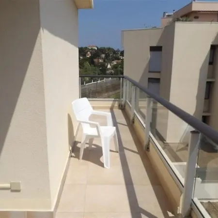 Belle Avec Piscine En Bord De Mer *