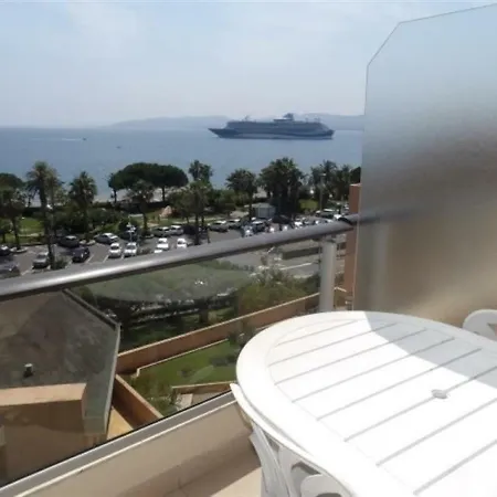 Belle Avec Piscine En Bord De Mer * Saint-Raphaël